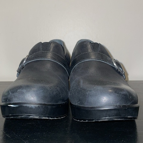 Dansko Tamara Black Leather Clogs with accent buckle.  Size 40 EU or 10-10.5 US. - Picture 4 of 14
